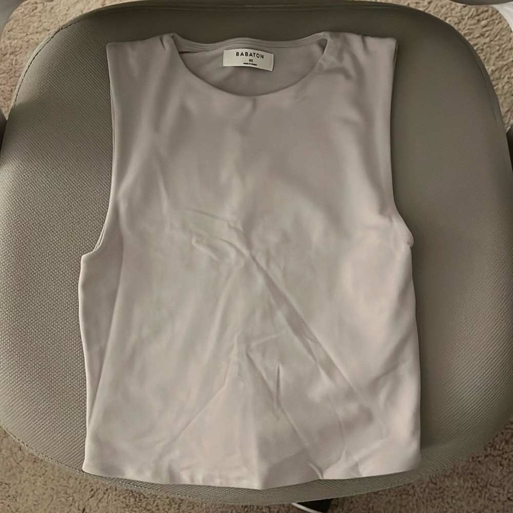 ARITZIA BABATON MUSCLE SEAMLESS TOP